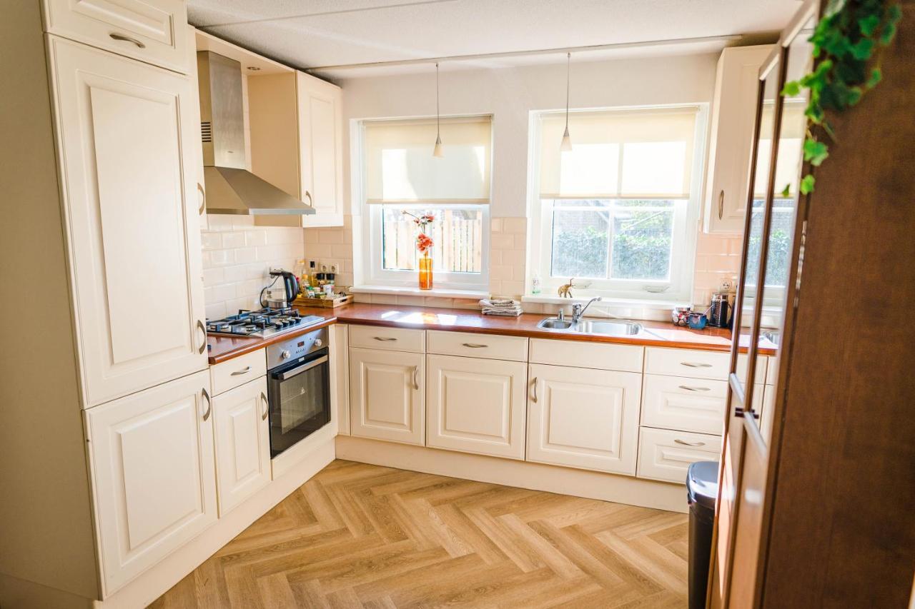 Luxe Vakantiehuis In Het Bos Met Jacuzzi En Sauna Lunteren Bagian luar foto
